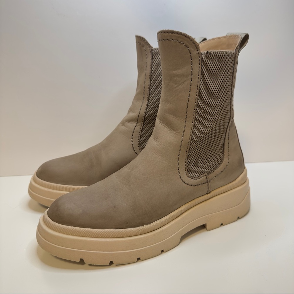 Luca Ferri Chelsea Boots | Beige Leather | Women’s Size 36 - Picture 4 of 9